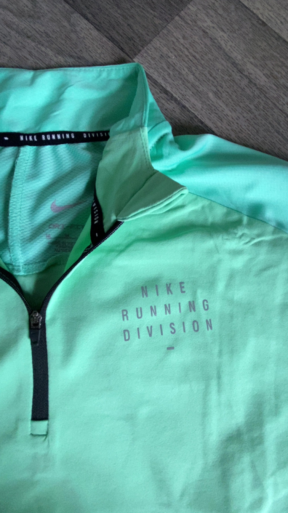 Demis zip nike running division